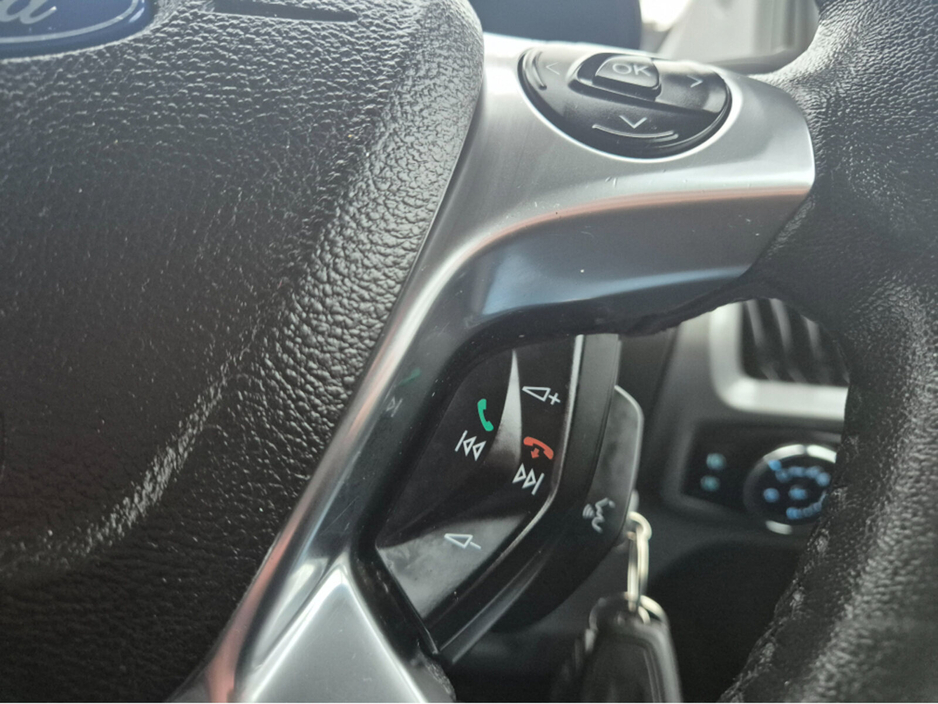 2015 Ford Transit Custom - image 21