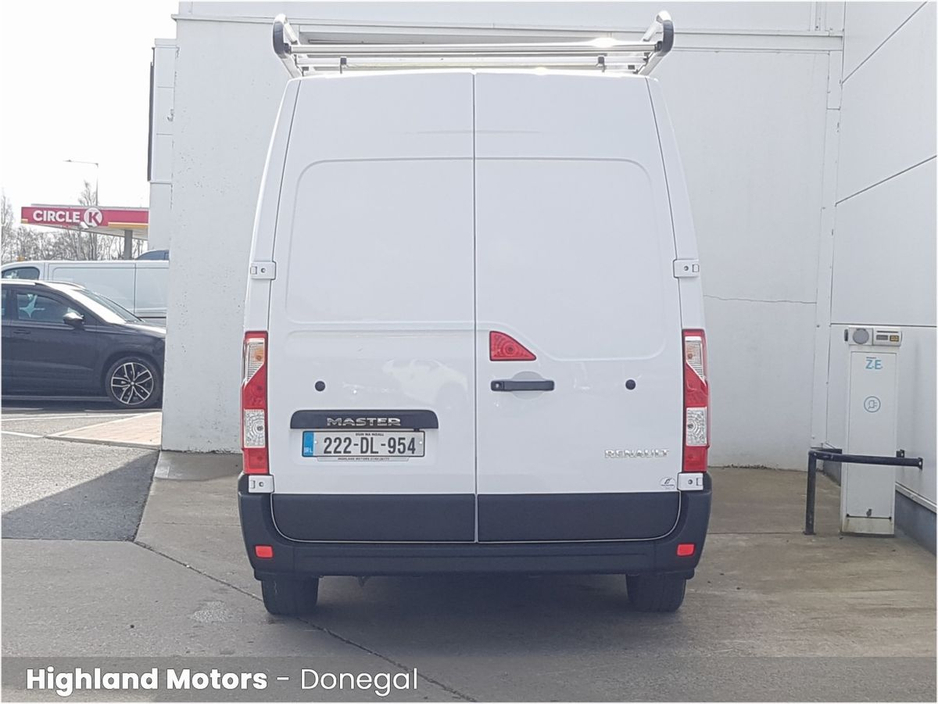 2022 Renault Master - image 11