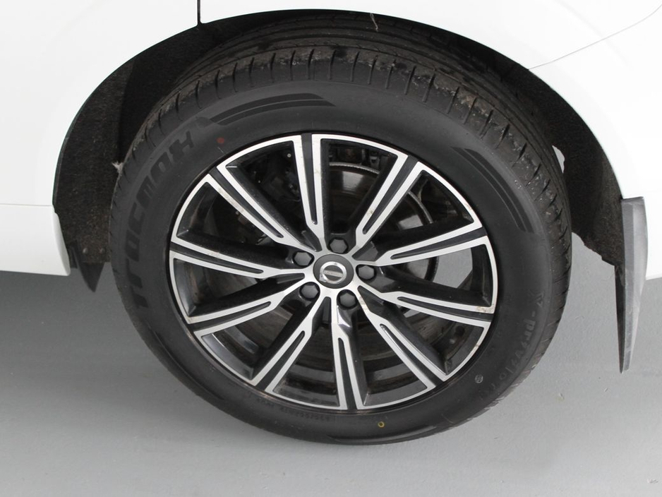 2019 Volvo XC60 - image 29
