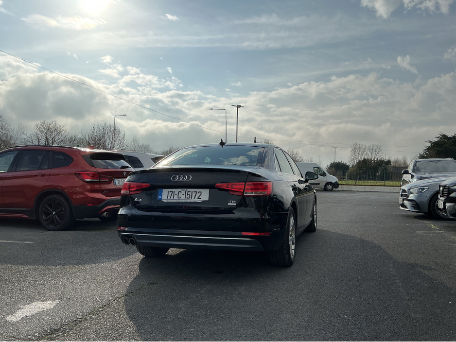 2017 Audi A4 - image 10