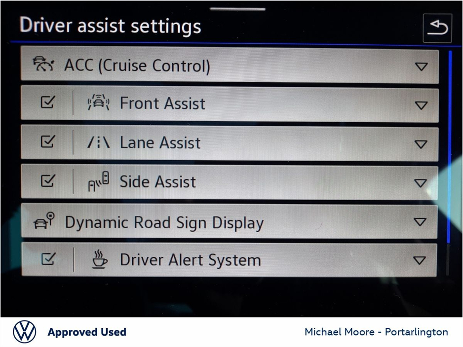 2023 Volkswagen Tiguan - image 24