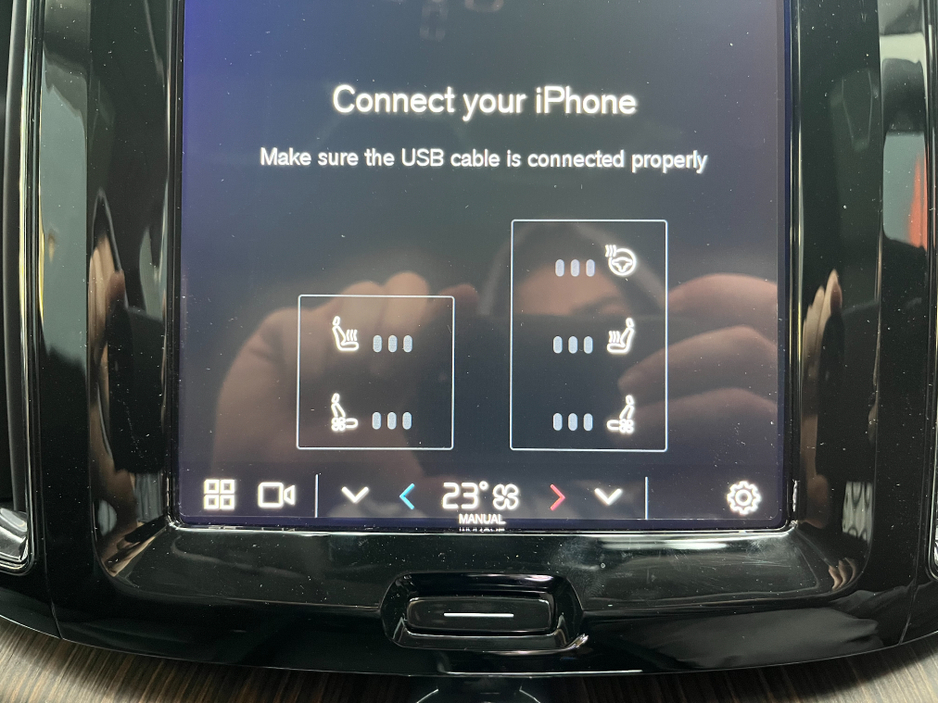 2022 Volvo XC60 - image 26