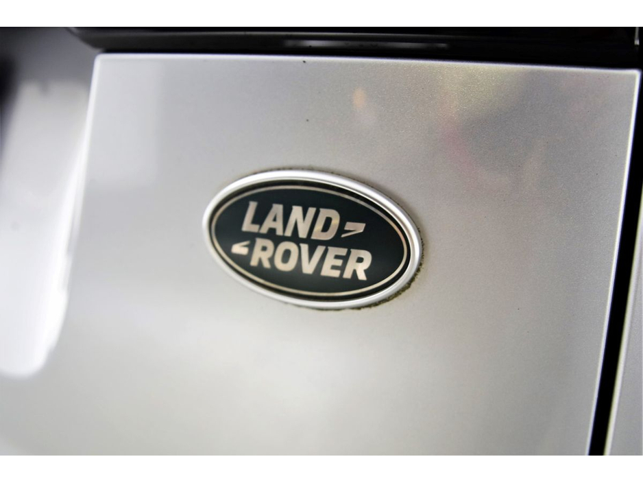 2017 Land Rover Range Rover Velar - image 23