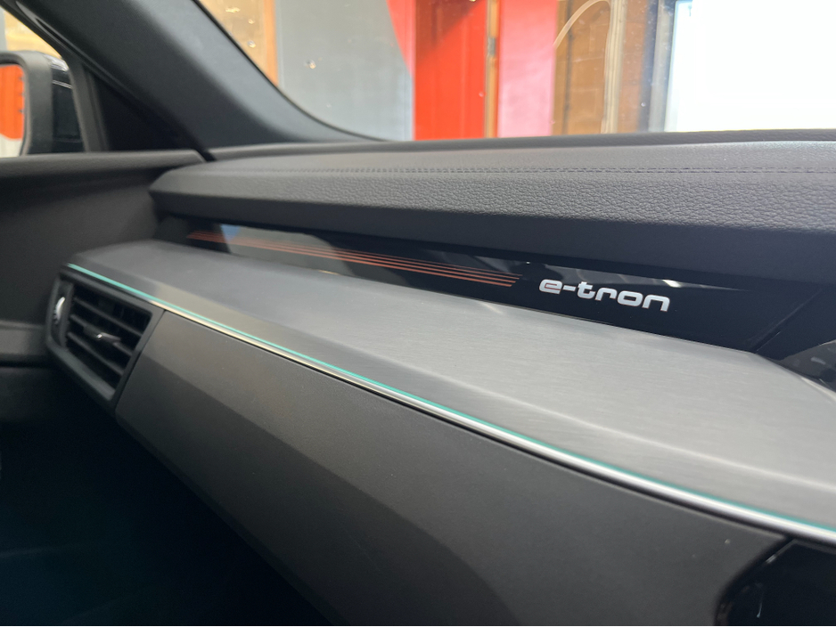 2023 Audi Q8 - image 26