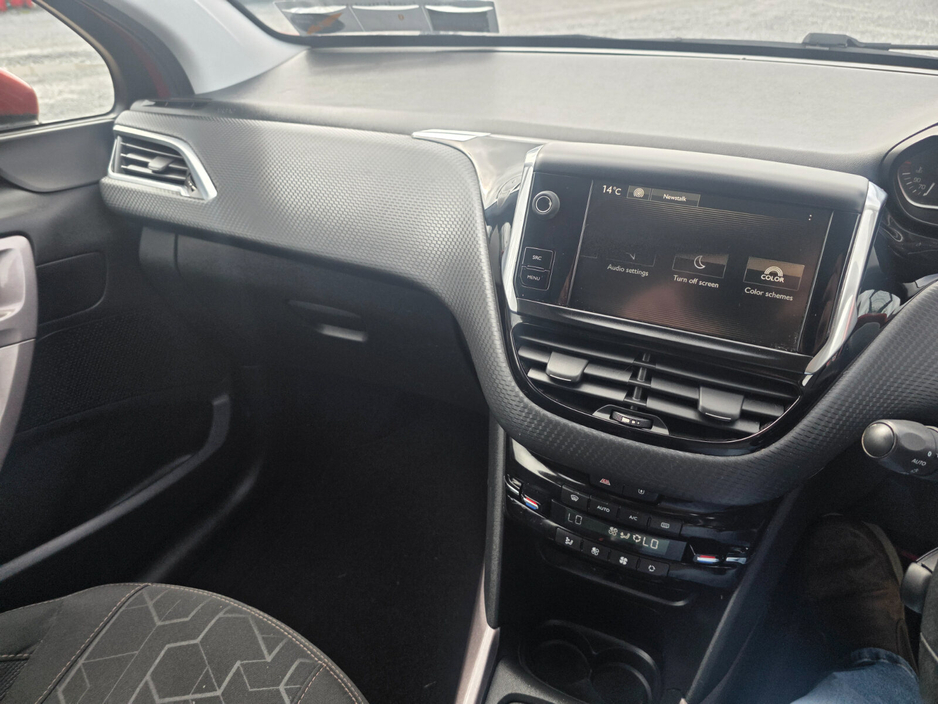 2016 Peugeot 2008 - image 10