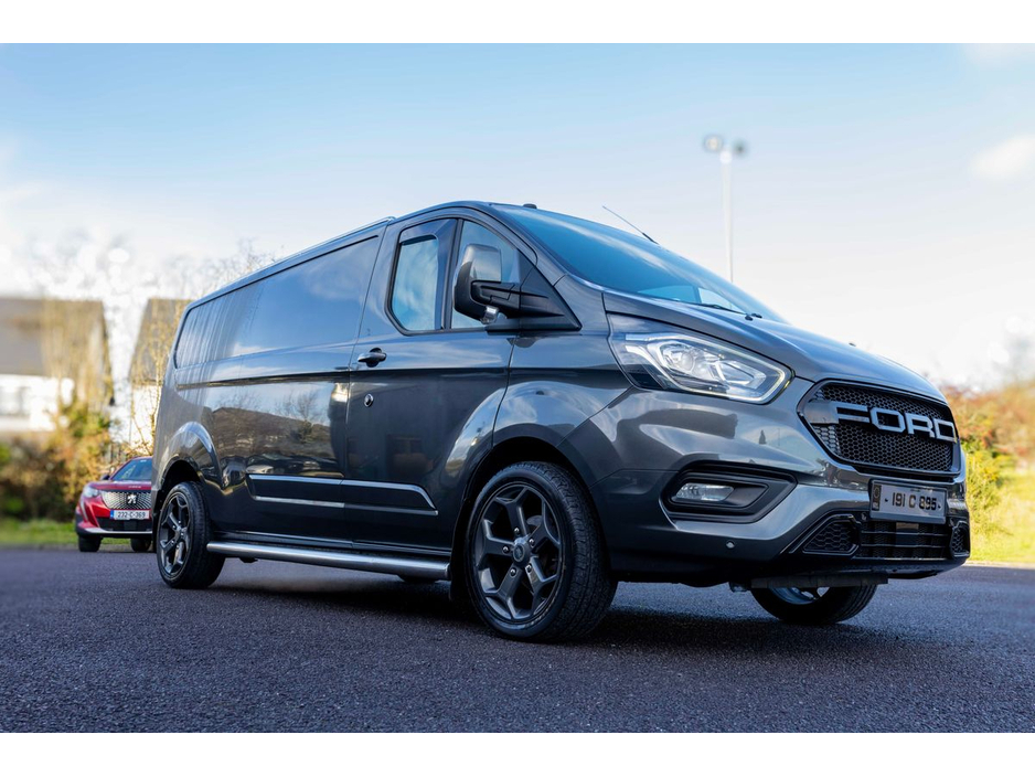 2019 Ford Transit Custom 300 LWB LIMITED. UPGRADED ALLOYS, SIDE BARS, UPGRADED FRONT GRILL AND SPLITTER. LOOKS THE PART. €23,950