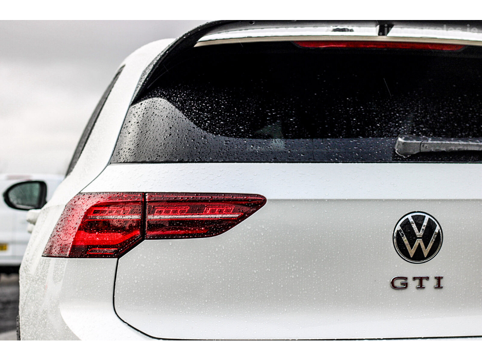 2021 Volkswagen Golf - image 16