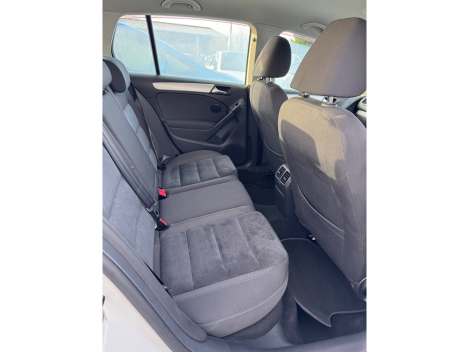 2012 Volkswagen Golf  €9,000