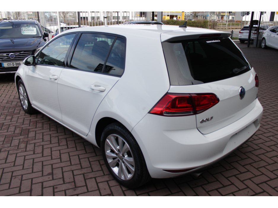 2016 Volkswagen Golf - image 6