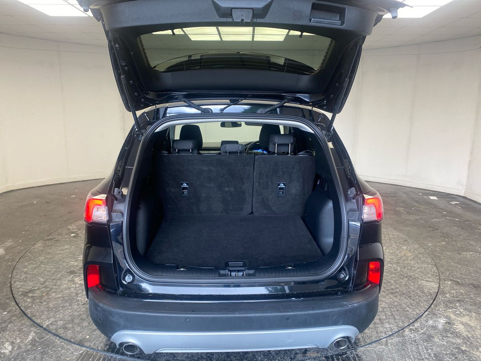 2023 Ford Kuga - image 9