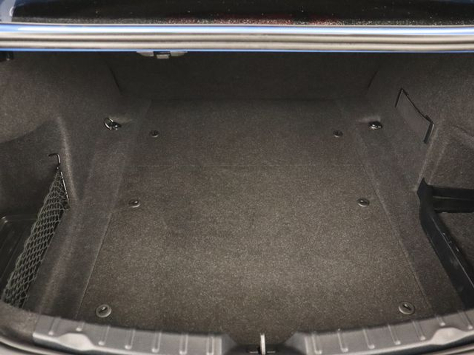 2015 BMW 3 Series - image 15