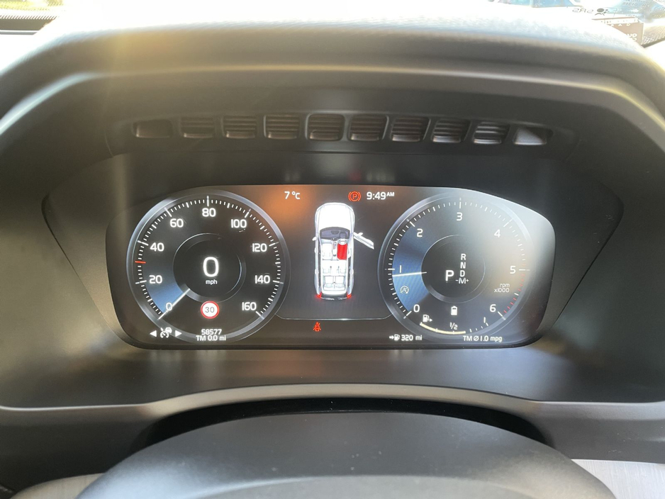 2021 Volvo XC90 Momentum