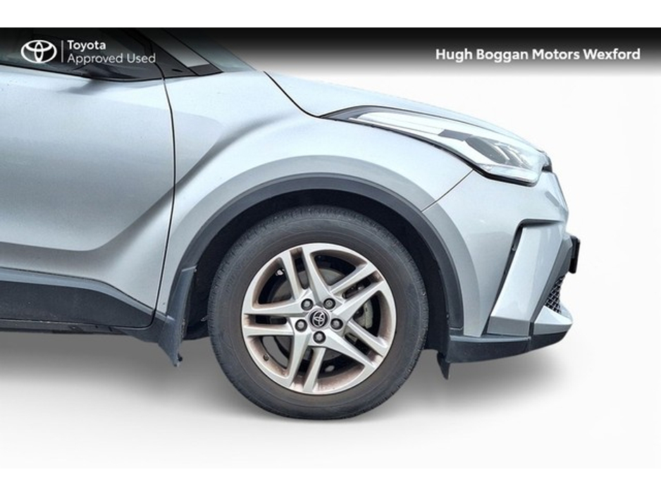 2023 Toyota C-HR - image 13