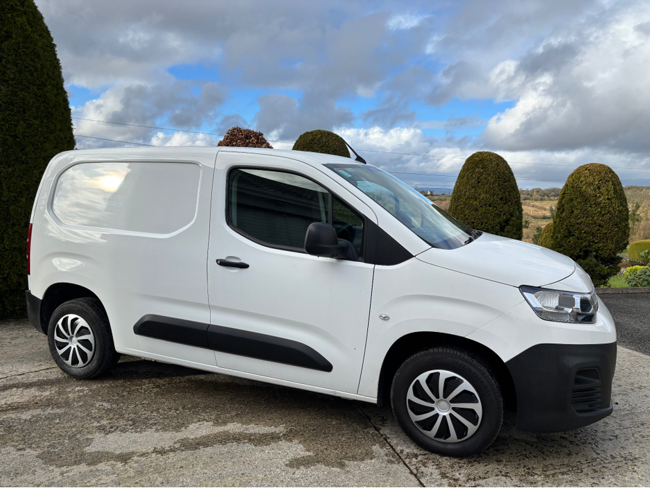 2020 Citroen Berlingo - image 7