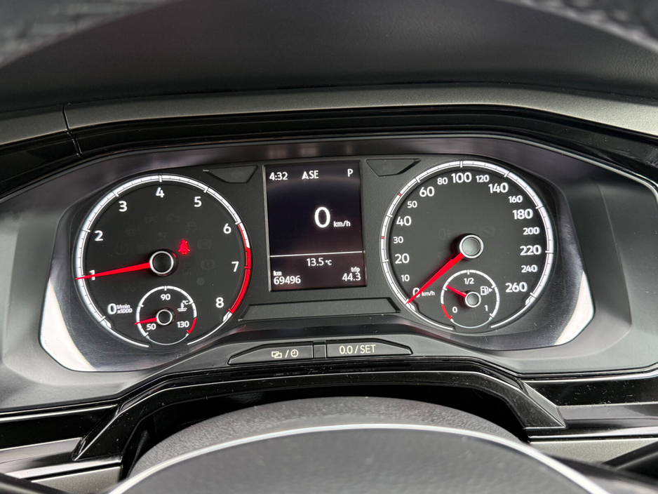 2018 Volkswagen Polo - image 9