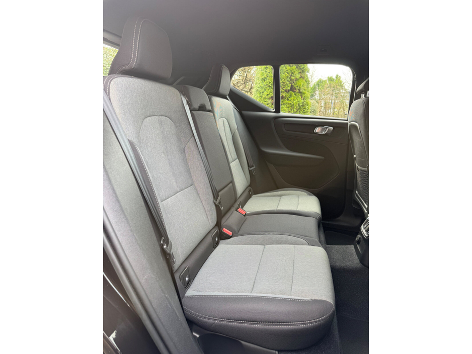 2023 Volvo XC40 - image 11