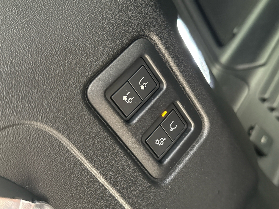 2026 Land Rover Defender - image 30