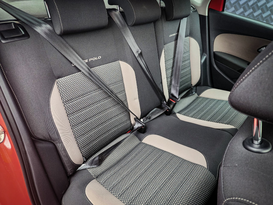 2013 Volkswagen Polo - image 34