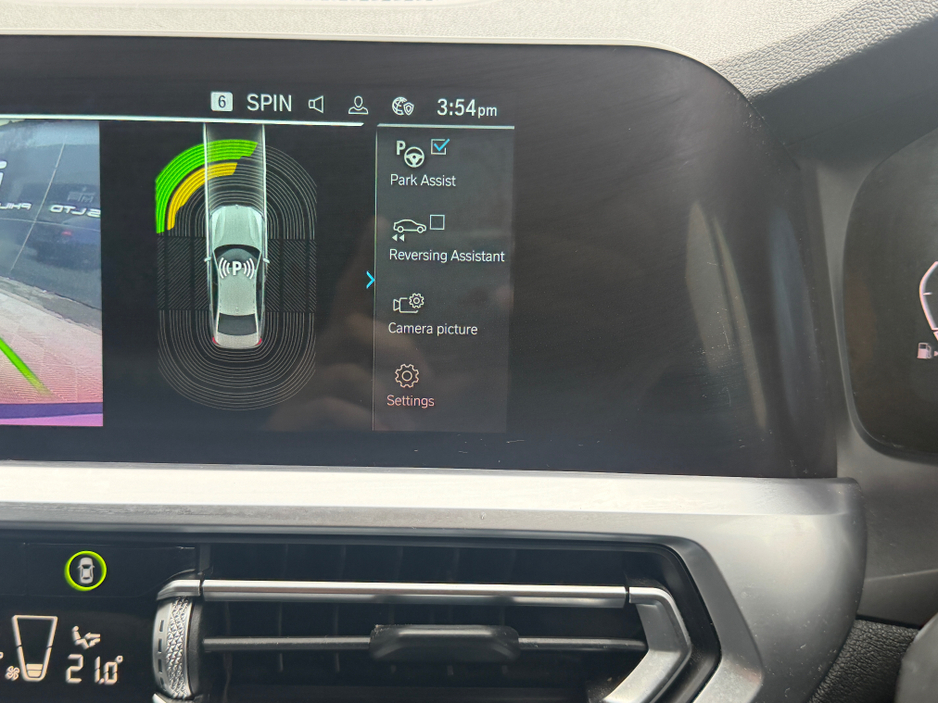 2020 BMW 3 Series - image 19