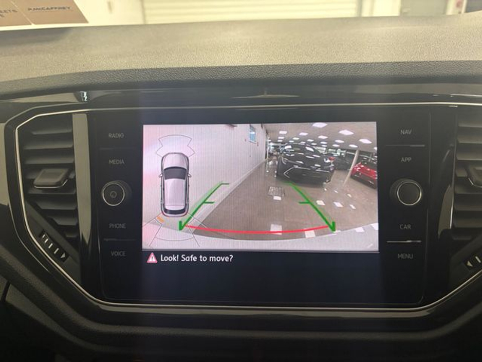 2022 Volkswagen T-Roc - image 7