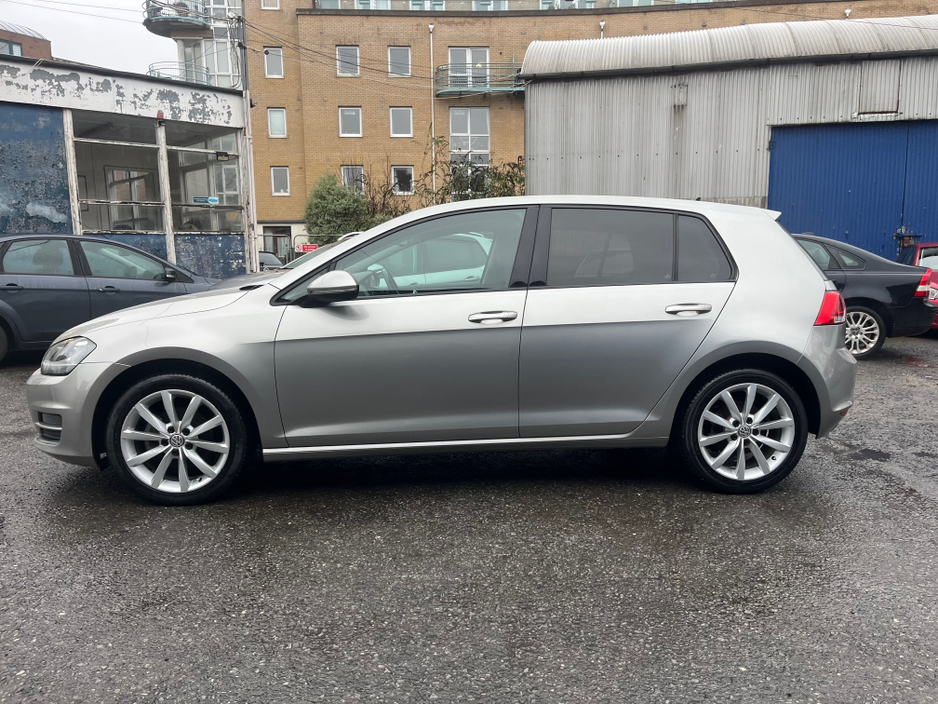 2015 Volkswagen Golf - image 6