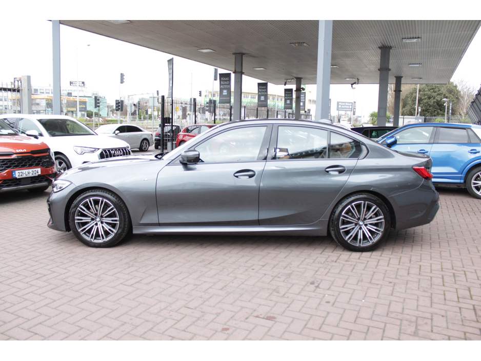 2019 BMW 3 Series - image 7