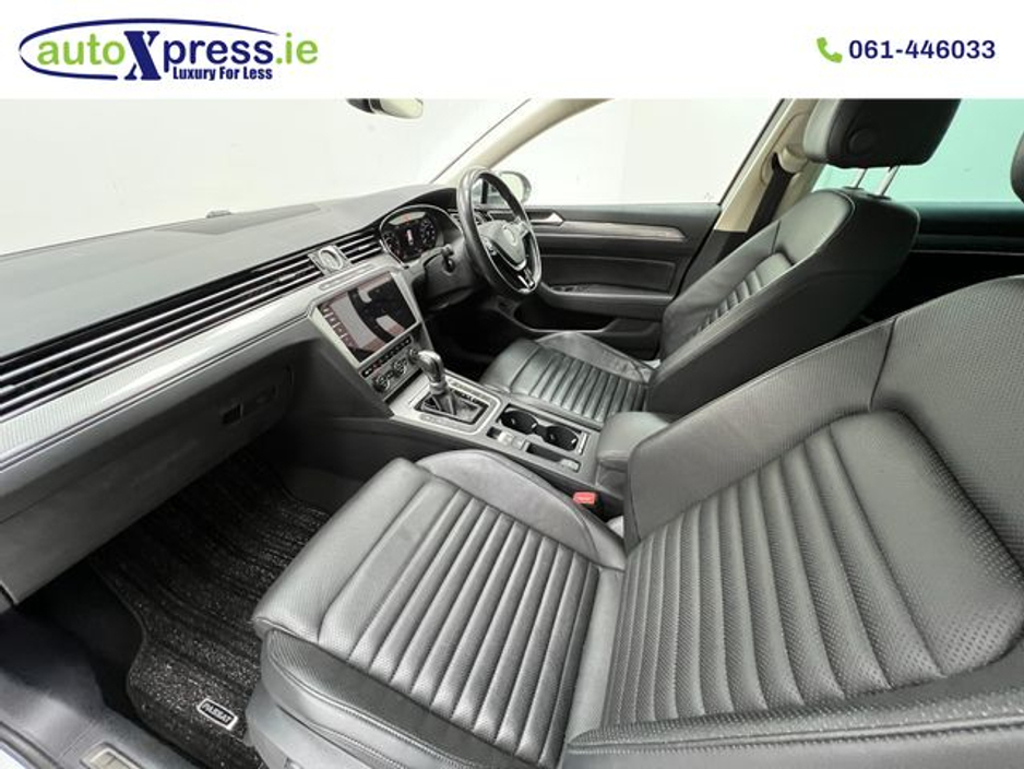 2020 Volkswagen Passat - image 14