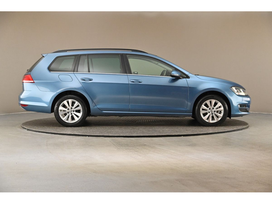 2016 Volkswagen Golf - image 11