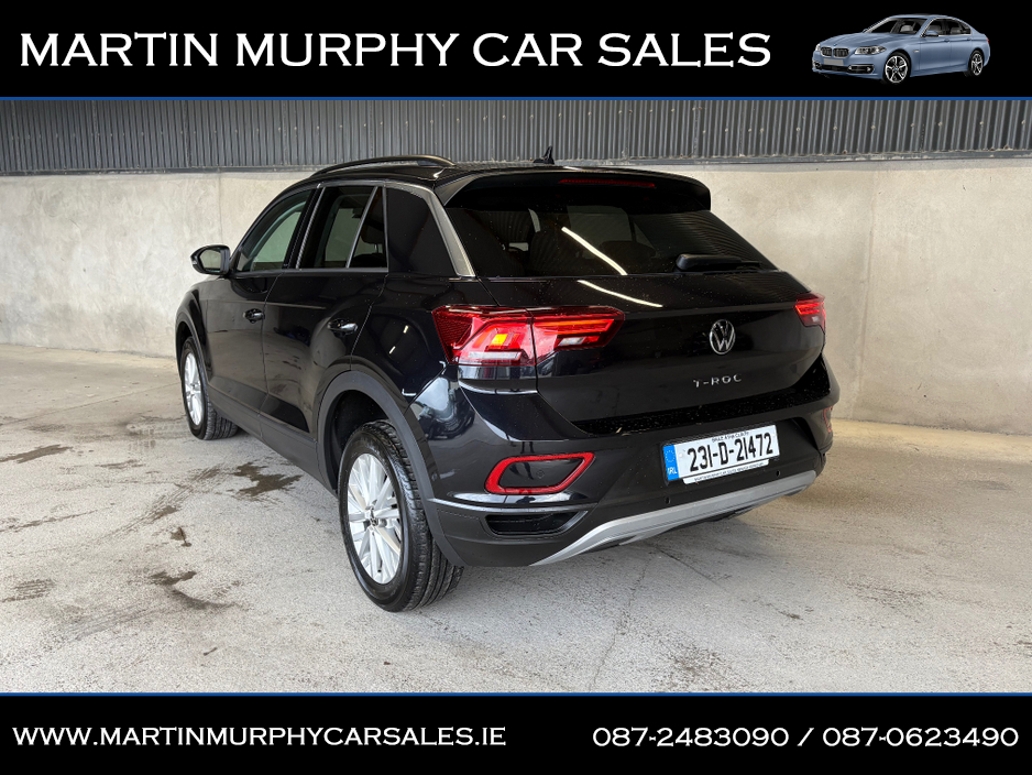 2023 Volkswagen T-Roc - image 9