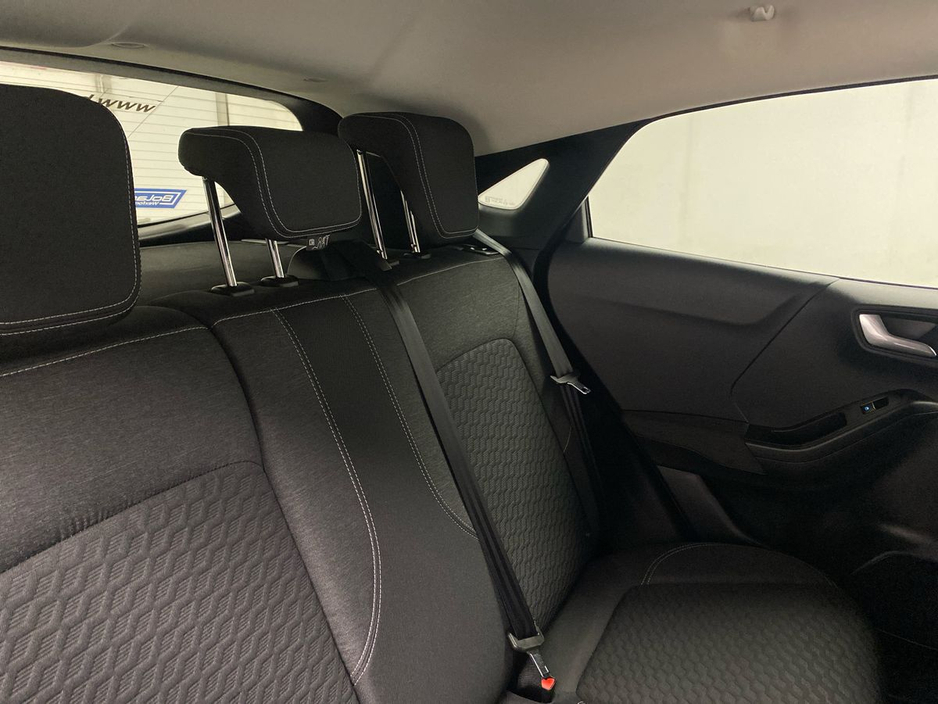 2022 Ford Puma - image 10