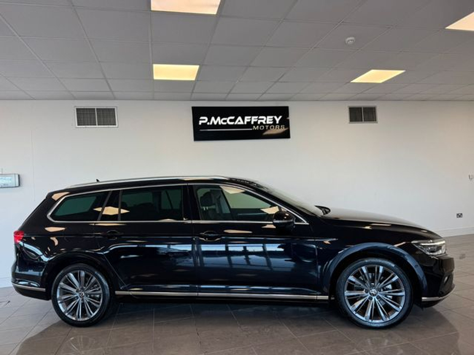 2022 Volkswagen Passat 2.0 TDI 150HP Elegance DSG €29,995