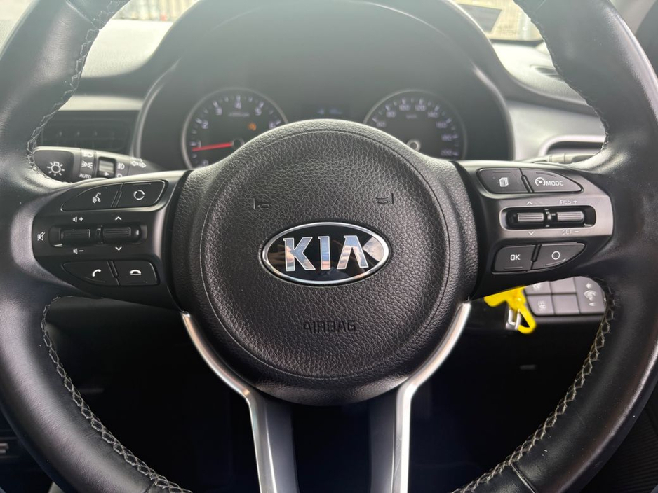 2017 Kia Stonic - image 11