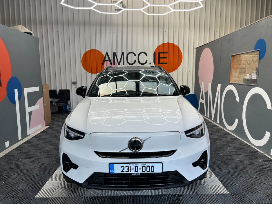 2023 Volvo XC40 - image 6