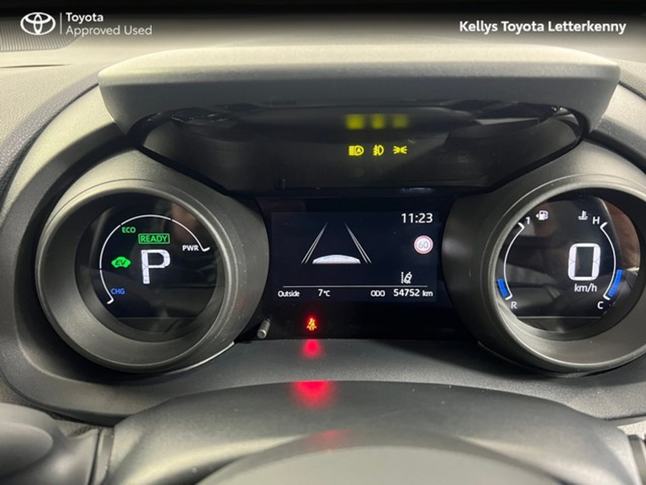 2022 Toyota Yaris Cross - image 13