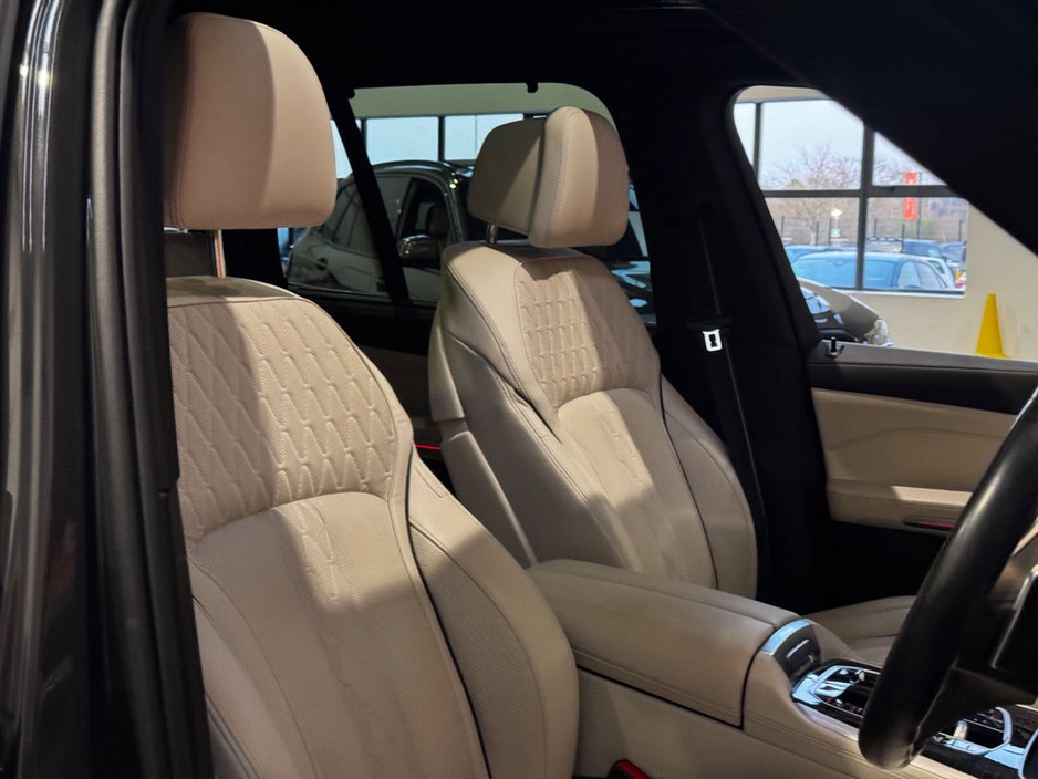 2025 BMW X5 - image 13