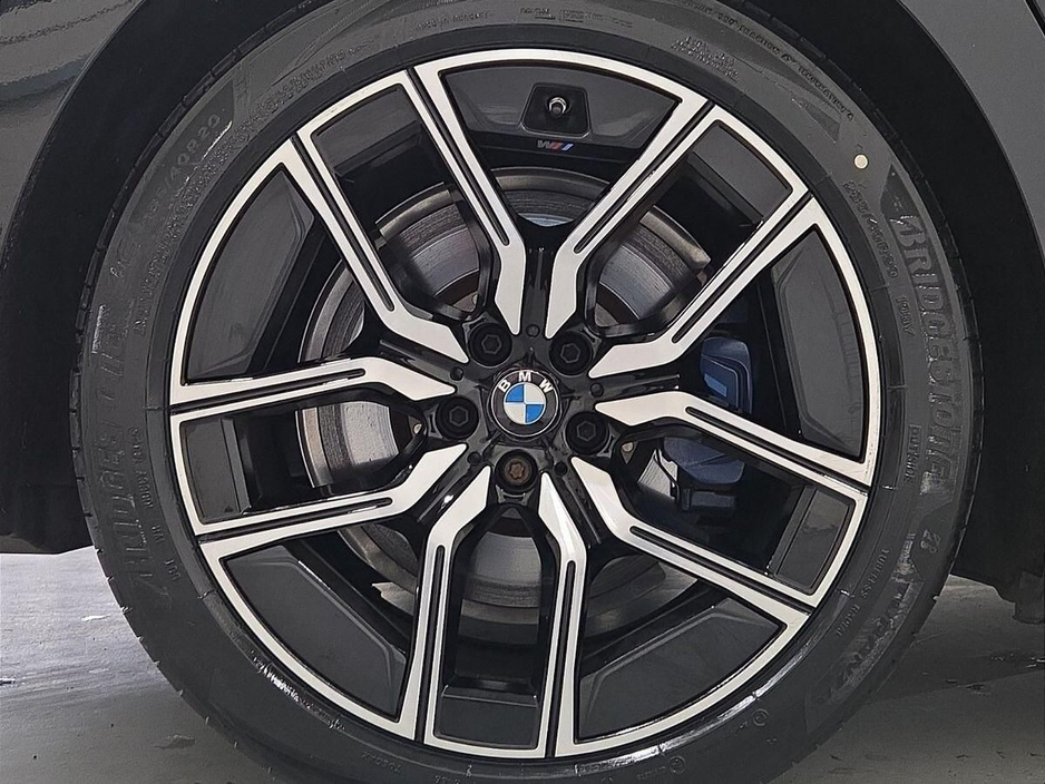 2024 BMW i7 - image 14