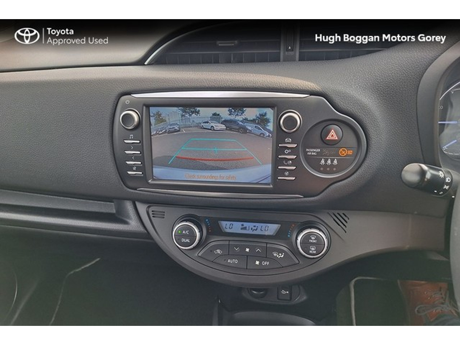 2020 Toyota Yaris - image 14