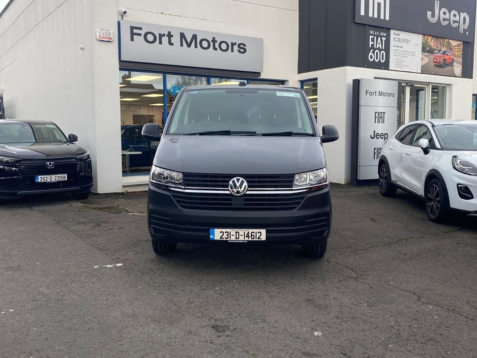 2023 Volkswagen Transporter - image 2