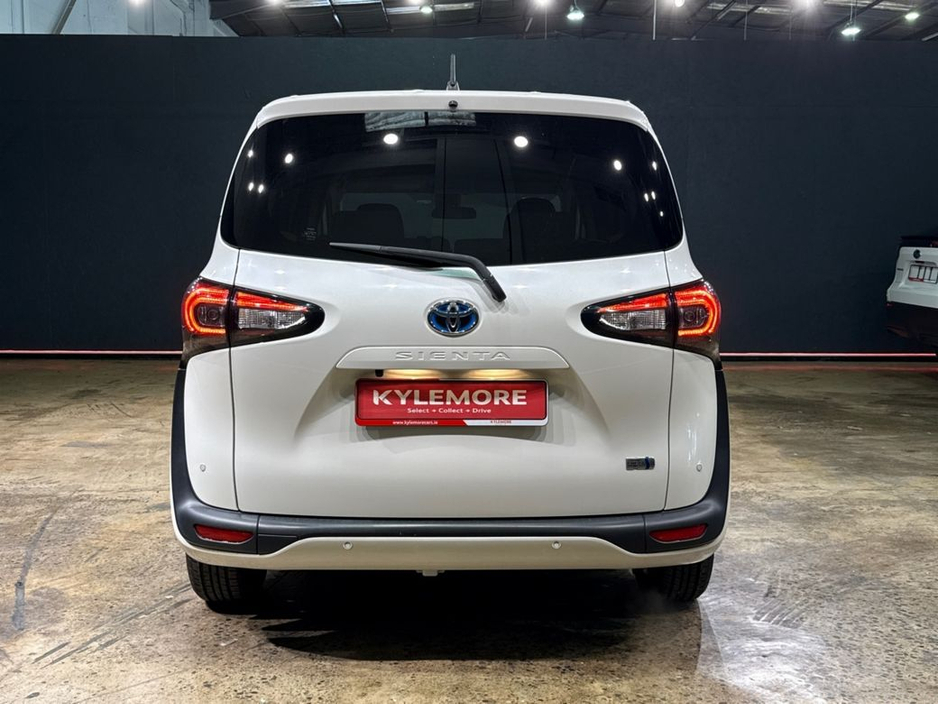 2019 Toyota Sienta - image 4