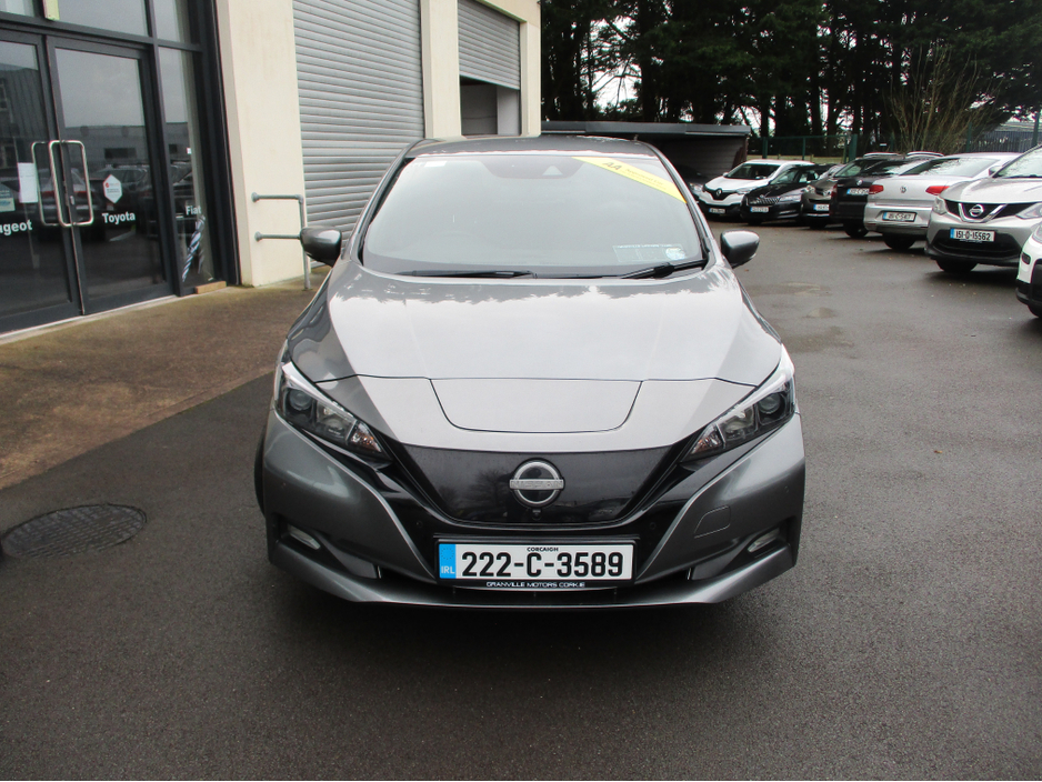 2022 Nissan Leaf - image 2