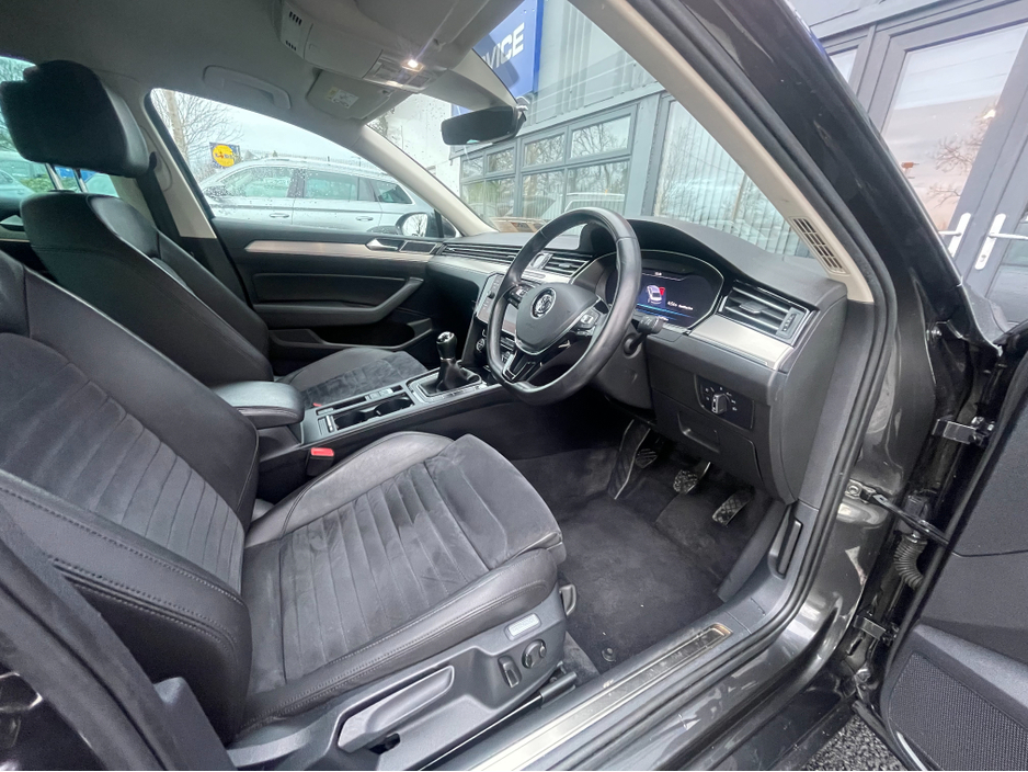 2017 Volkswagen Passat HIGHLINE 1.6 TDI MANUAL 6SPEED FWD 120HP 4DR €14,500