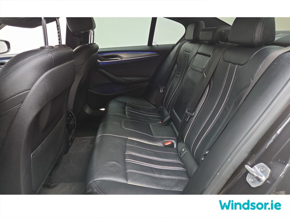 2019 BMW 5 Series - image 8