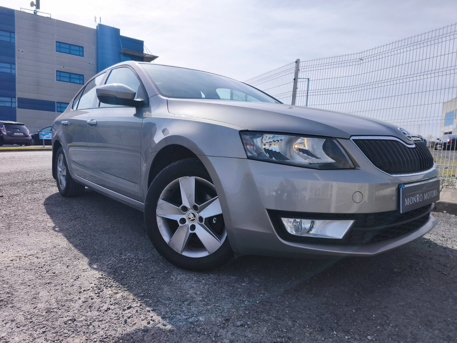 2015 Skoda Octavia - image 4
