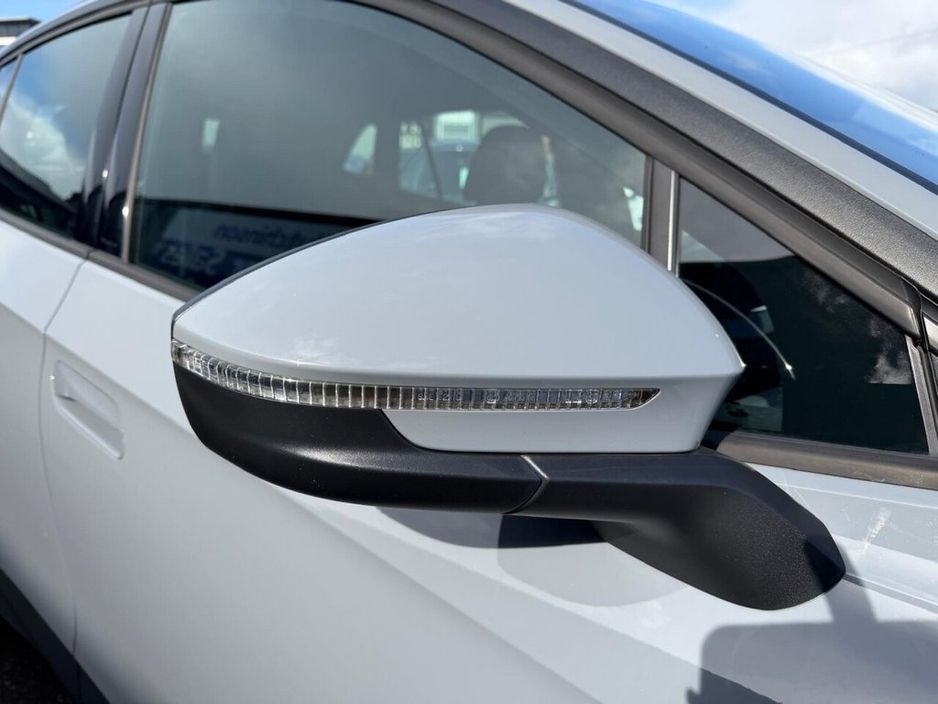 2023 Volkswagen ID.4 - image 31