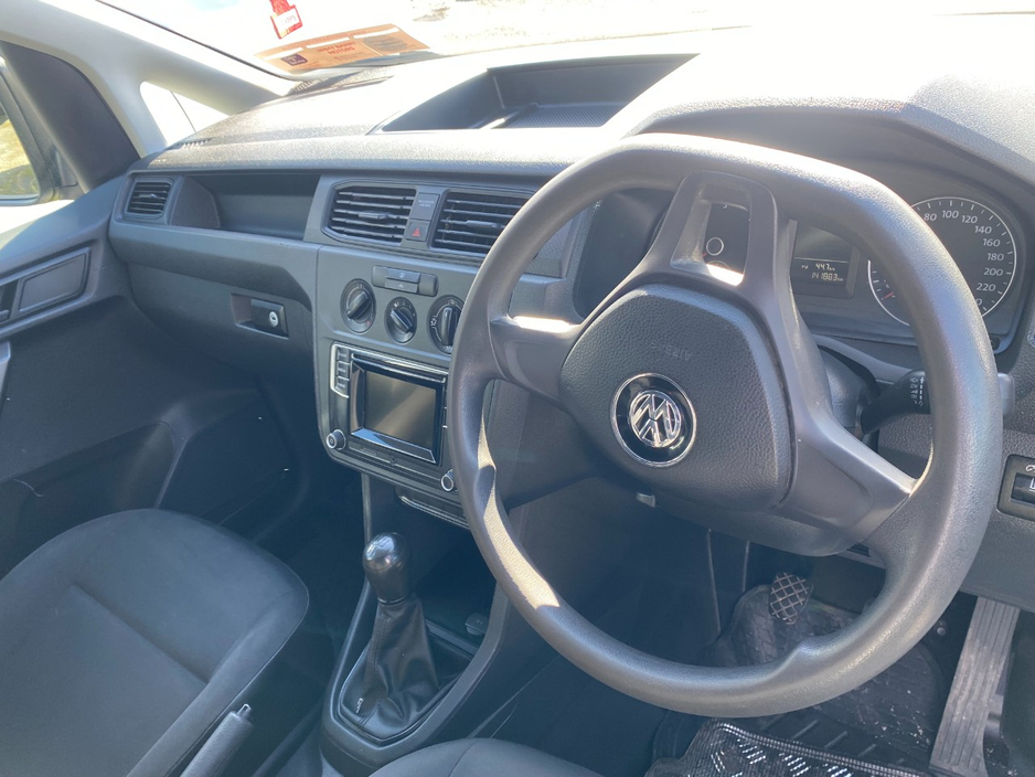 2019 Volkswagen Caddy - image 8