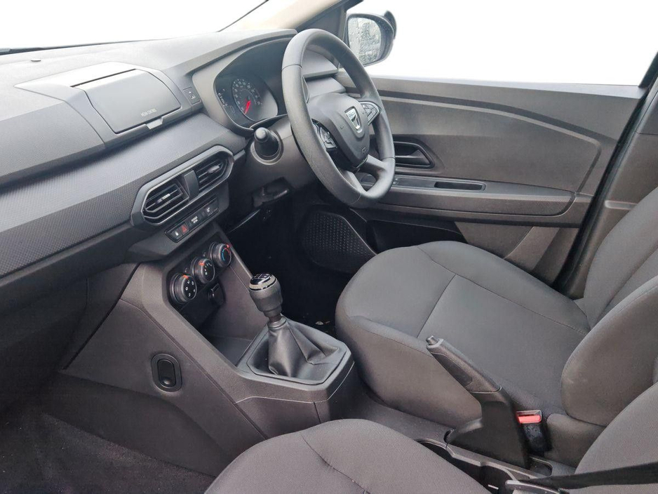 2022 Dacia Sandero - image 5