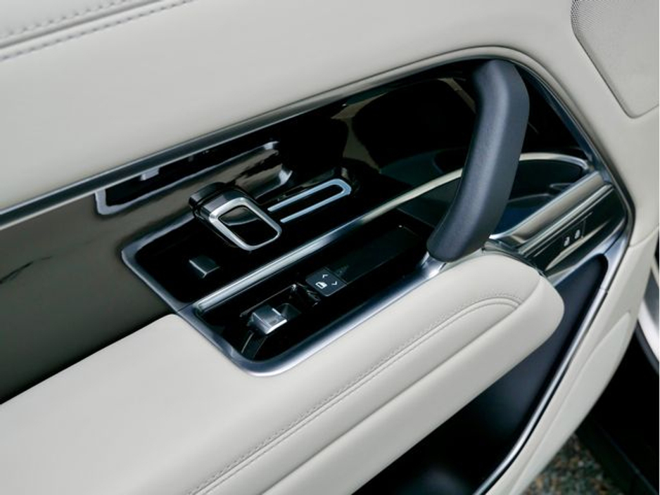 2023 Land Rover Range Rover - image 26
