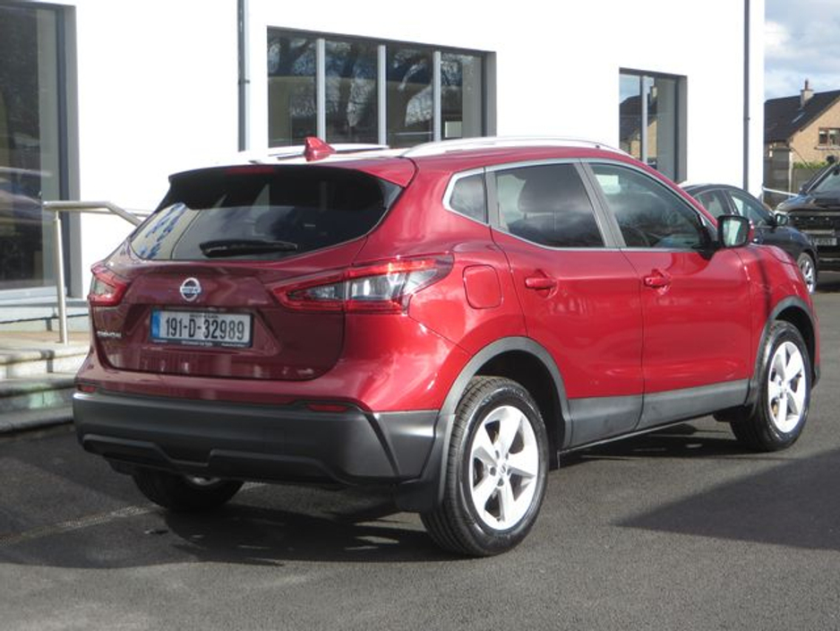 2019 Nissan Qashqai - image 3