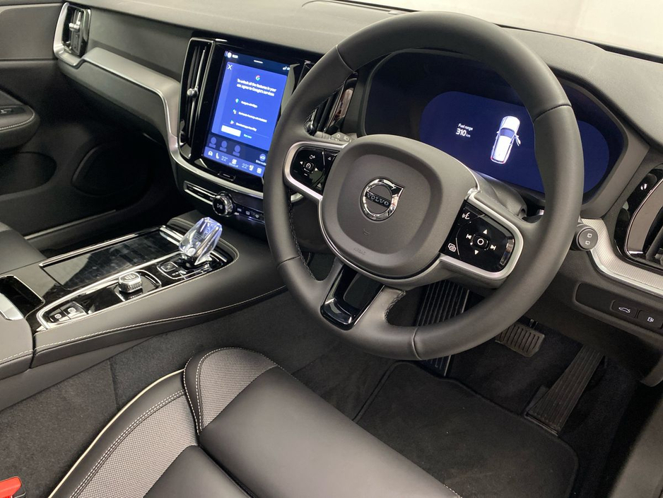 2026 Volvo V60 - image 15