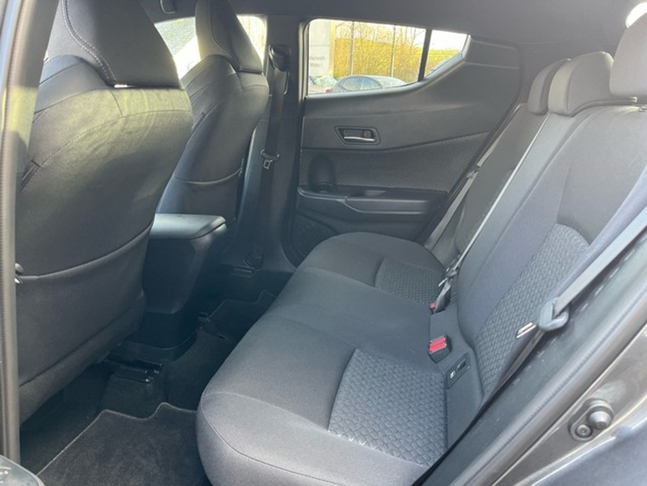 2024 Toyota C-HR FRESH SELECTION OF TRADE-INSC-HR HYBRID SPORT BI-TONE €34,500